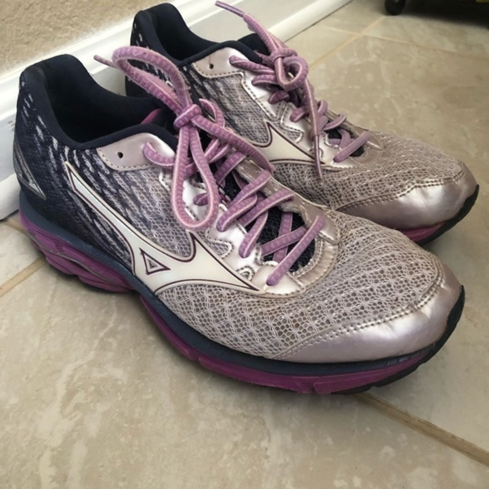 Mizuno Womens Wave Rider 19 410736 6600 Gray Running Shoes Size 7.5